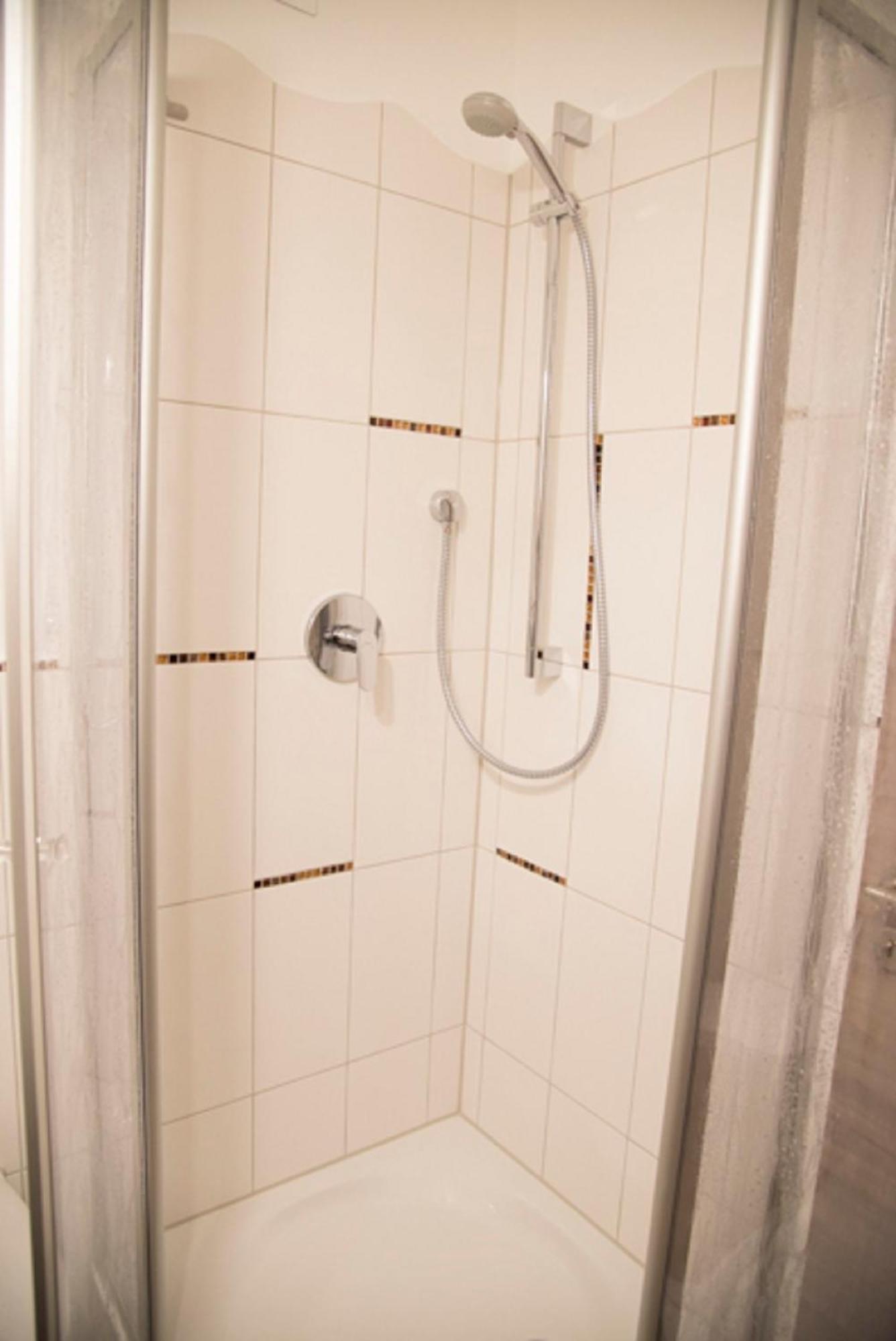 Pension Jederzeit Wallersdorf Екстериор снимка